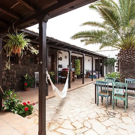 Azulfit Surya Yoga & Pilates Retreat La Oliva